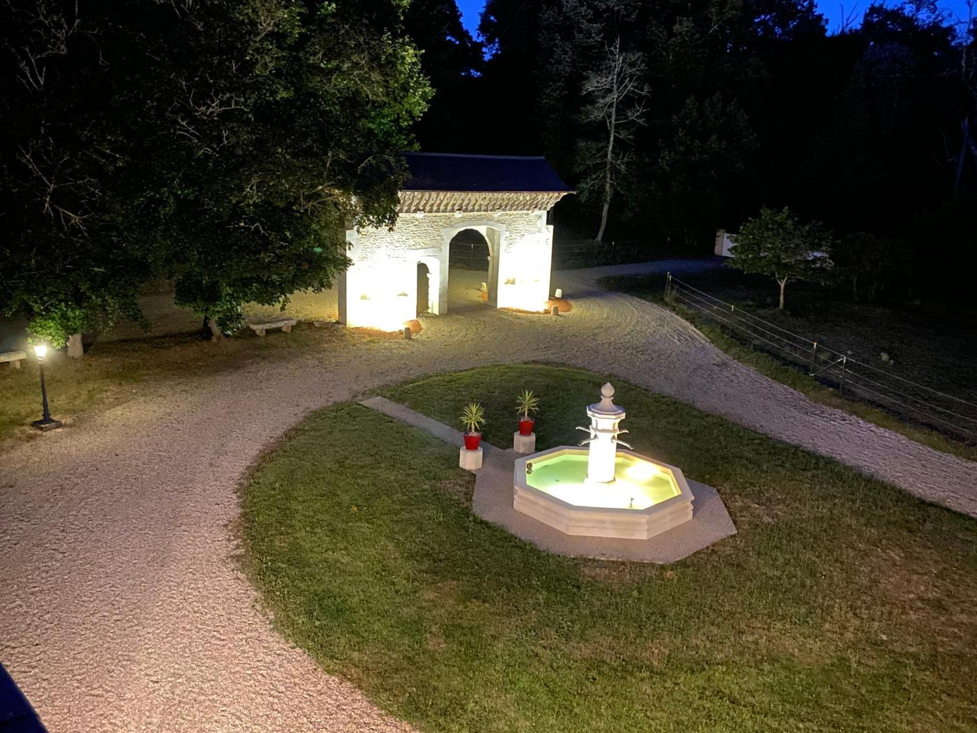 Chateau De Bellevue B&B Et Appartements Avec Piscine Saisonal Chauffee Et Chambres Partout Climatisees Сент-Ави Экстерьер фото