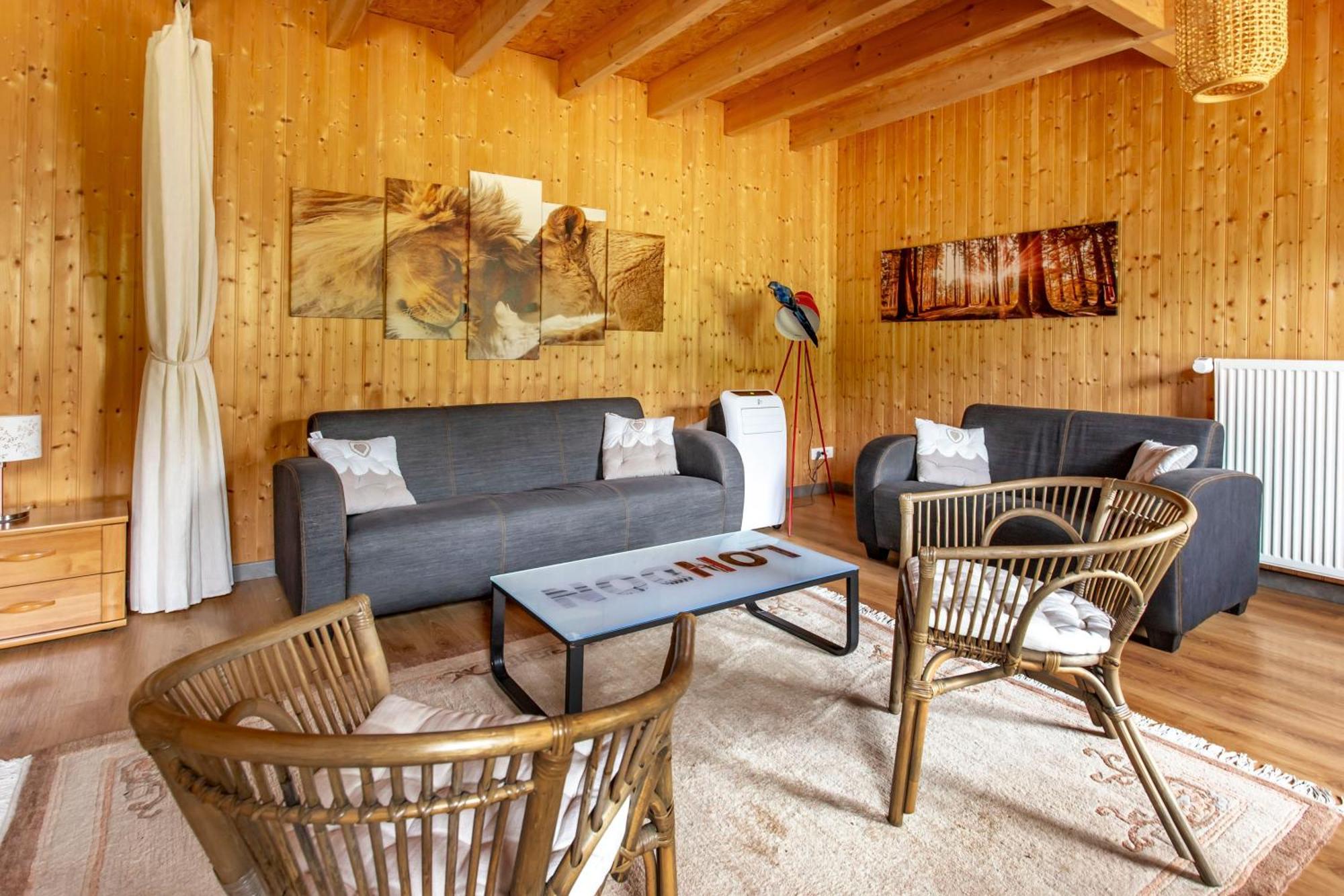 Chateau De Bellevue B&B Et Appartements Avec Piscine Saisonal Chauffee Et Chambres Partout Climatisees Сент-Ави Экстерьер фото