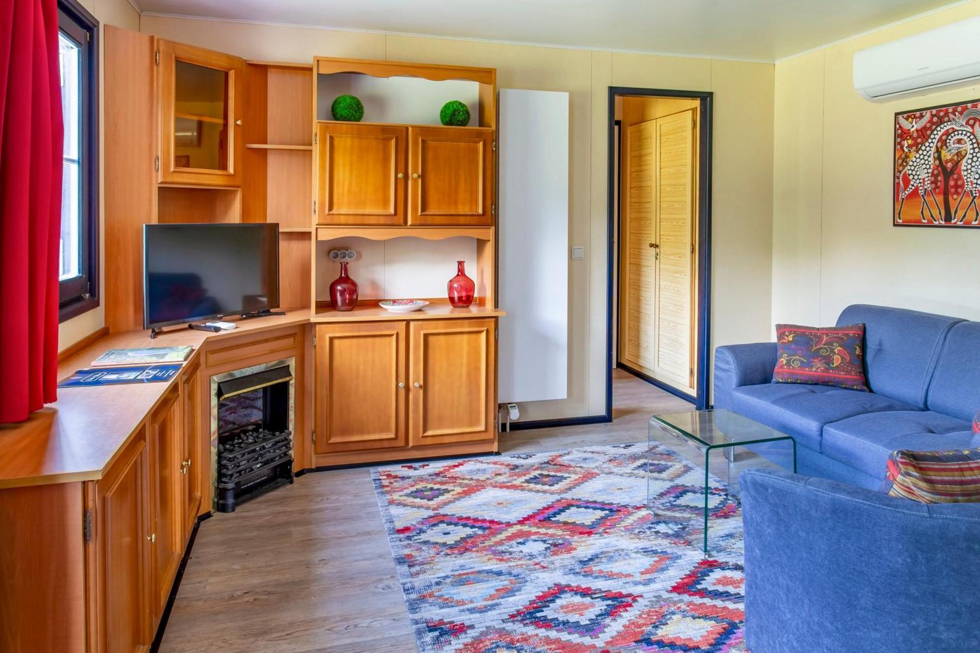 Chateau De Bellevue B&B Et Appartements Avec Piscine Saisonal Chauffee Et Chambres Partout Climatisees Сент-Ави Номер фото