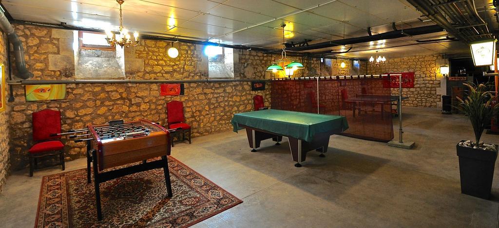 Chateau De Bellevue B&B Et Appartements Avec Piscine Saisonal Chauffee Et Chambres Partout Climatisees Сент-Ави Экстерьер фото